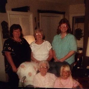 Meet your Posher, Lisa